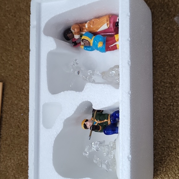 Dept. 56 "Snow Village" Snow Carnival Ice Sculptures - set of 2 - Picture 6 of 9